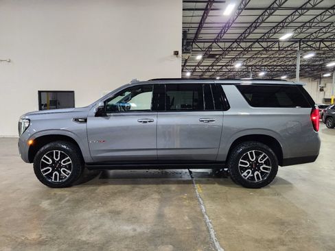 Used 2021 GMC Yukon XL AT4 w/ AT4 Premium Plus Package AWD/4WD image 7