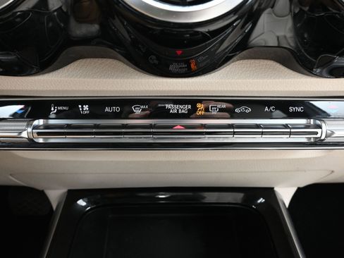 Used 2020 Mercedes-Benz GLB 250 image 16