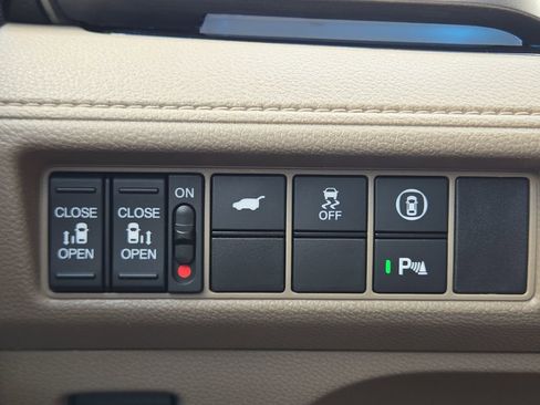 Certified 2024 Honda Odyssey Touring image 30