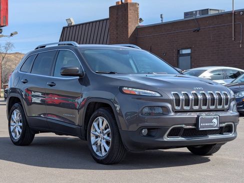 Used 2017 Jeep Cherokee Limited image 5