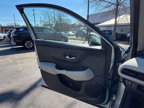 Used 2025 Honda HR-V LX image 7