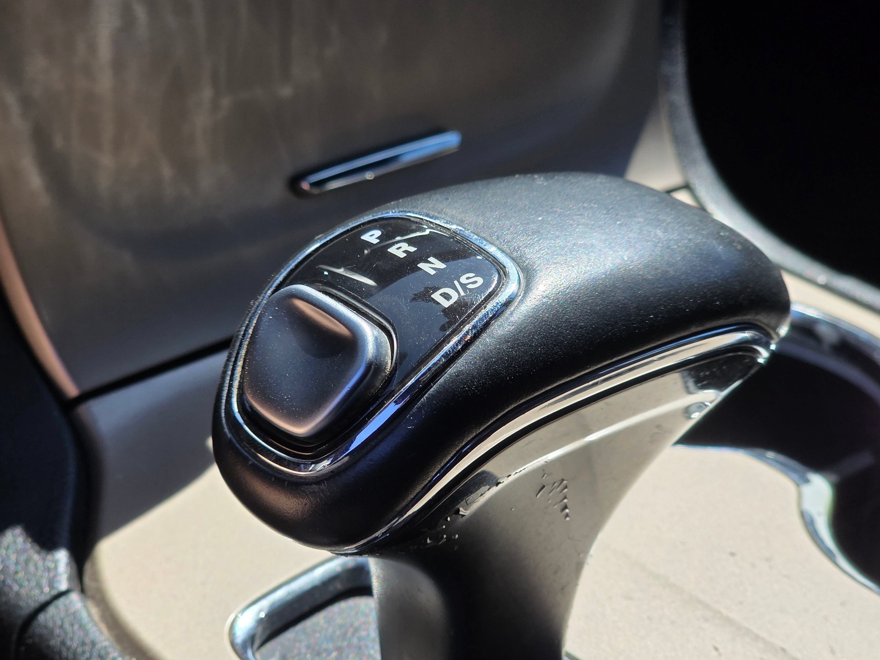 Used 2014 Jeep Grand Cherokee Limited w/ Luxury Group II RWD image 40