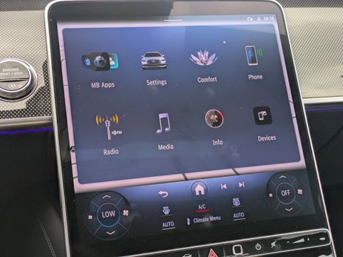 New 2025 Mercedes-Benz S 580 4MATIC Sedan image 31