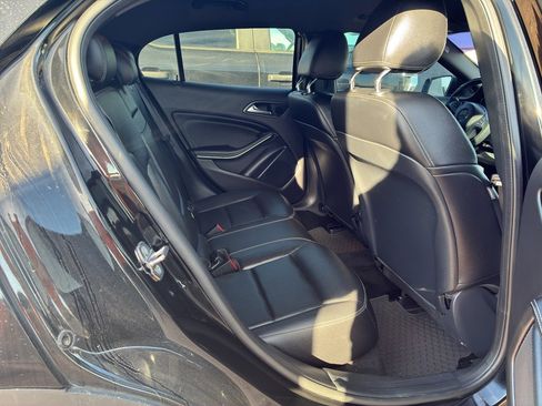 Used 2019 Mercedes-Benz GLA 250 4MATIC image 14