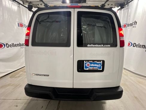 Used 2023 Chevrolet Express 3500 Extended RWD image 4