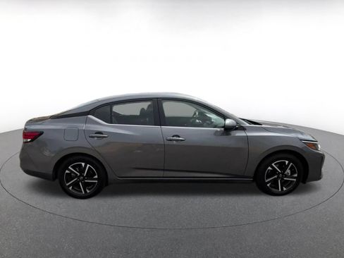 Used 2025 Nissan Sentra SV FWD image 13
