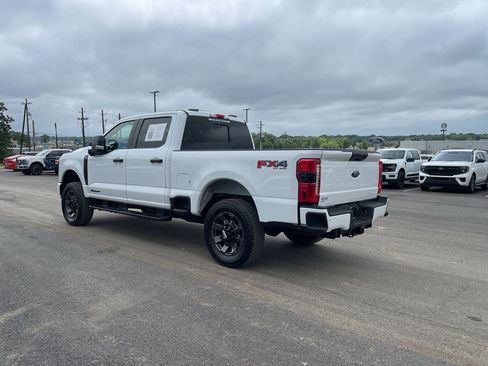 Used 2024 Ford F250 XL w/ STX Appearance Package AWD/4WD image 2