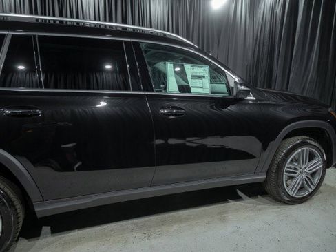 Used 2026 Mercedes-Benz GLS 450 4MATIC image 4