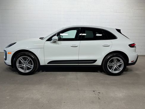 Used 2025 Porsche Macan image 2