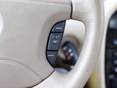 Used 2004 Jaguar XJ8 image 27