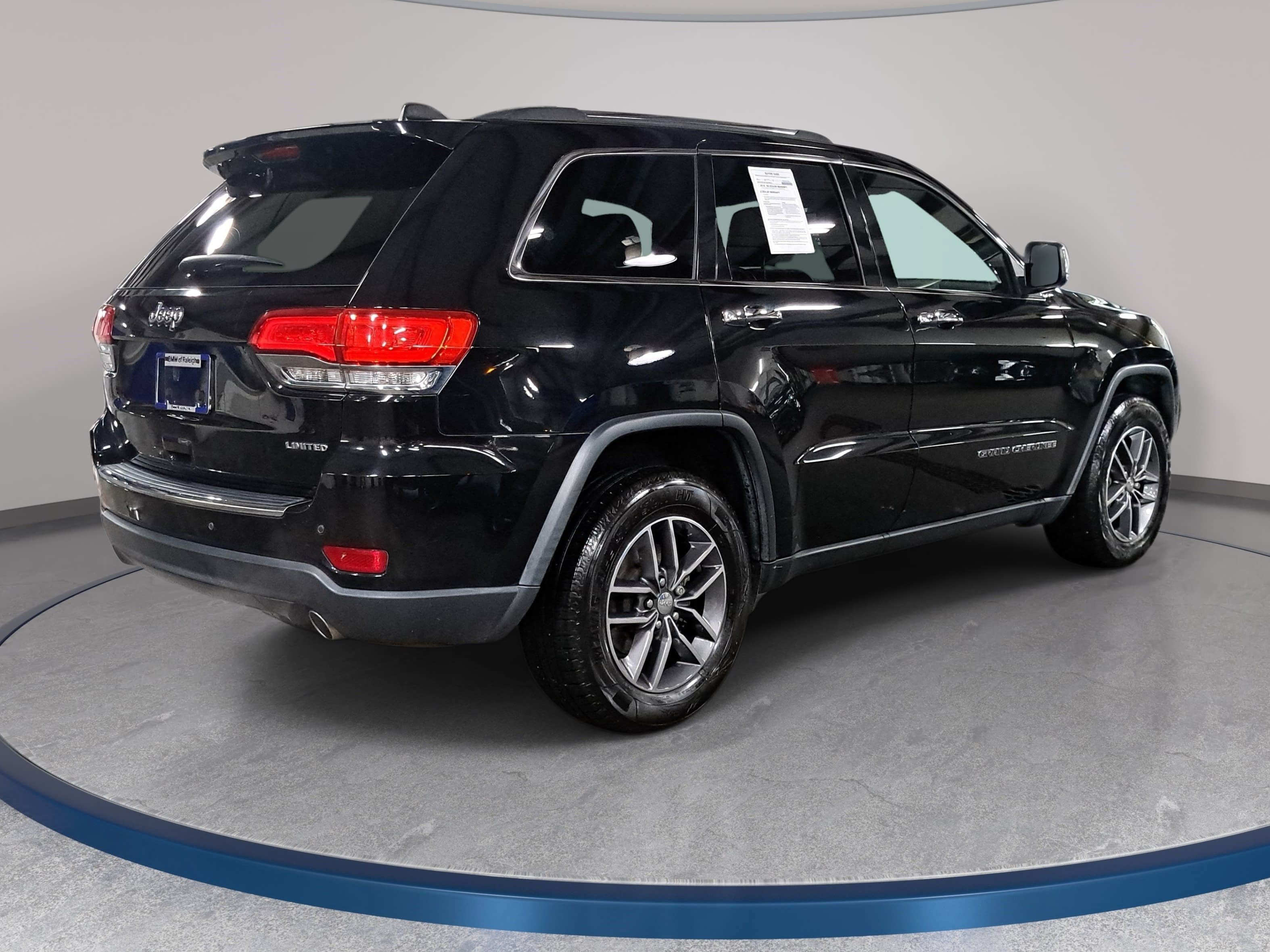 Used 2017 Jeep Grand Cherokee Limited RWD image 5