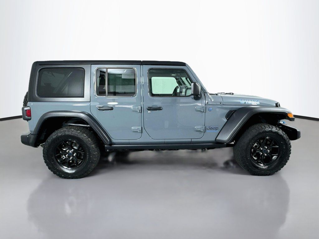 Used 2024 Jeep Wrangler Unlimited AWD/4WD image 6