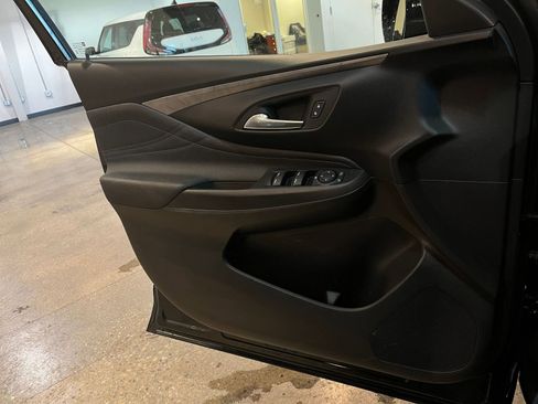 Used 2025 Buick Envista Sport Touring image 18