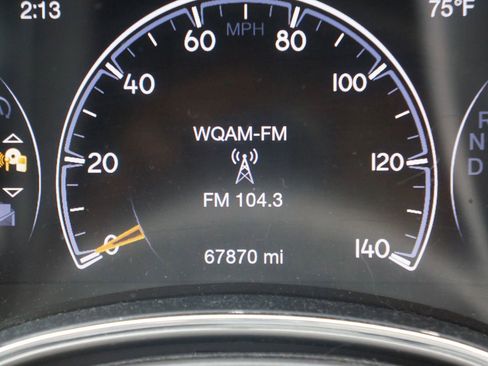 Used 2018 Jeep Grand Cherokee Laredo image 39