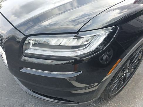 Used 2023 Lincoln Nautilus Reserve w/ Monochromatic Package AWD/4WD image 9