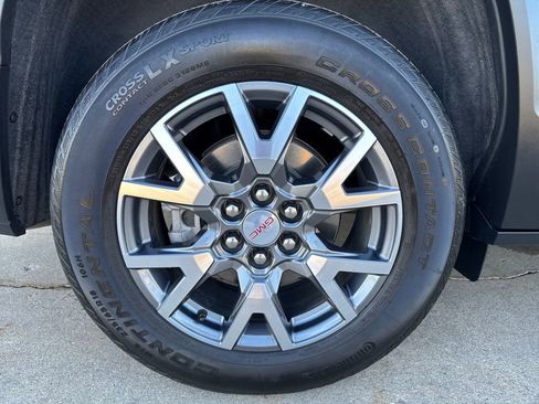 Certified 2023 GMC Acadia SLT image 11