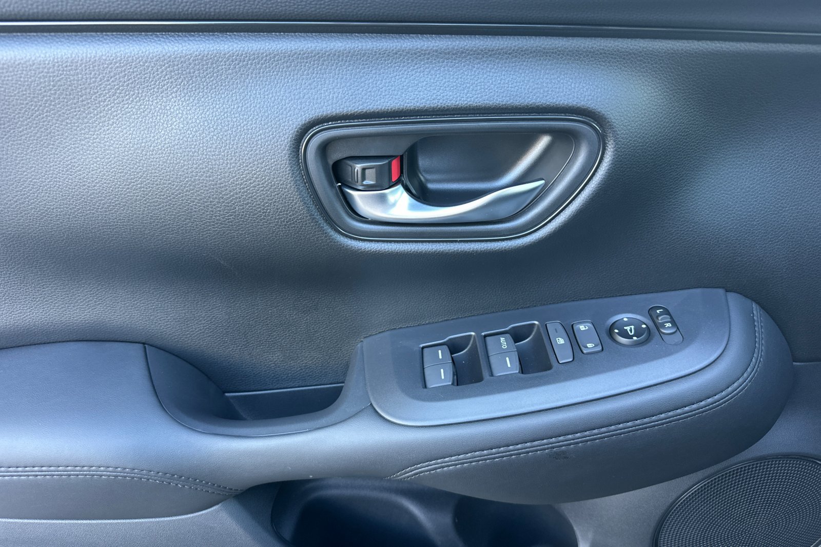 New 2027 Honda HR-V LX image 10
