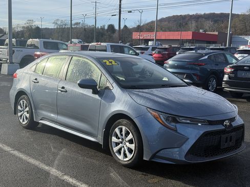 Used 2022 Toyota Corolla LE image 1