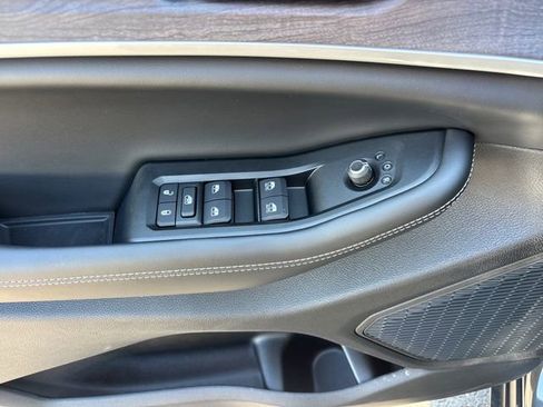 New 2026 Jeep Grand Cherokee L 4WD image 16