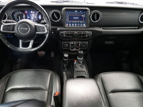 Certified 2022 Jeep Wrangler Unlimited Sahara w/ Cold Weather Group image 18