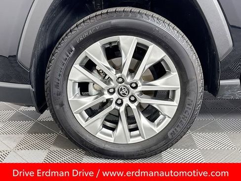 Used 2025 Toyota RAV4 XLE Premium image 4