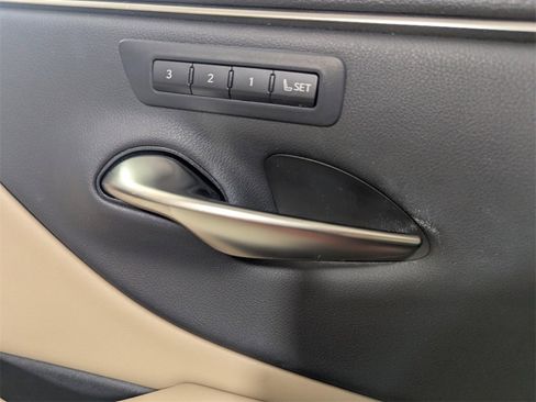 Used 2019 Lexus ES 350 image 14