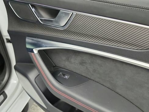 Used 2022 Audi RS 6 AWD/4WD image 32