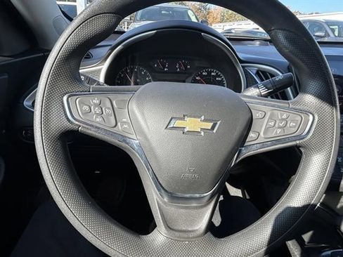 Used 2024 Chevrolet Malibu LT image 9