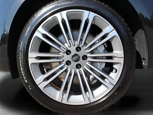 Used 2025 Land Rover Range Rover Sport Dynamic SE image 9