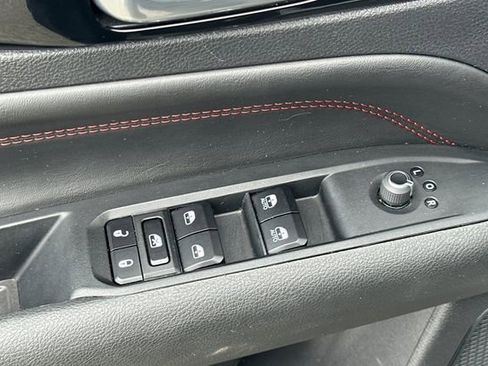 Used 2024 Jeep Compass Trailhawk image 12