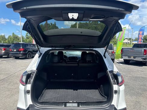 Used 2019 Jeep Cherokee Latitude Plus w/ Cold Weather Group AWD/4WD image 12