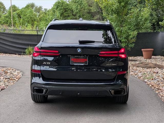 Used 2025 BMW X5 xDrive40i w/ M Sport Package AWD/4WD image 4