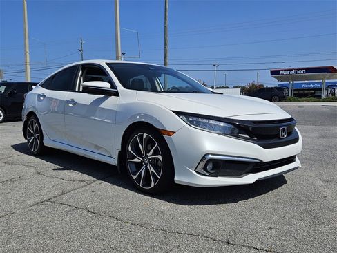 Used 2019 Honda Civic Touring image 16