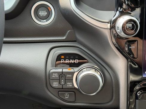 New 2026 RAM 1500 4x4 Crew Cab image 23