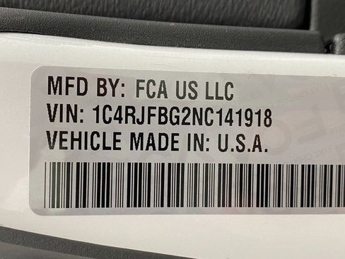 Used 2022 Jeep Grand Cherokee Limited w/ Trailer Tow Group IV image 34