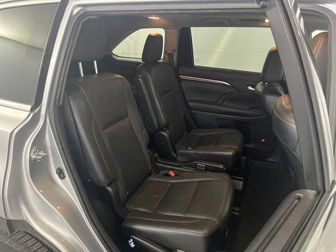Used 2015 Toyota Highlander Limited Platinum image 21