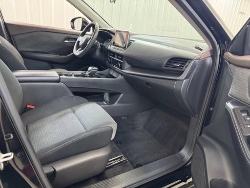 Used 2023 Nissan Rogue SV AWD/4WD image 31