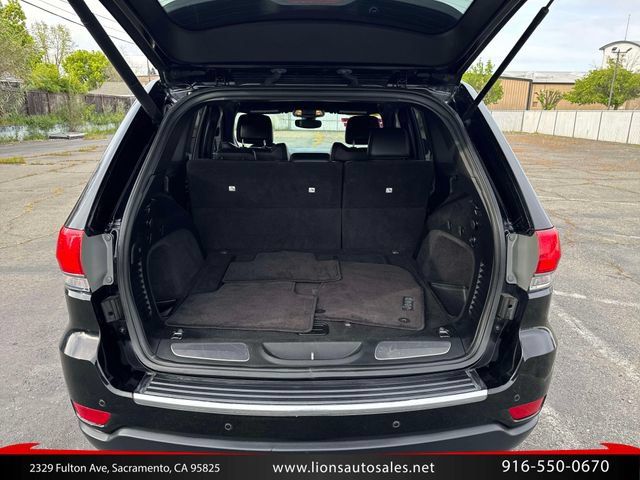 Used 2017 Jeep Grand Cherokee Limited RWD image 11