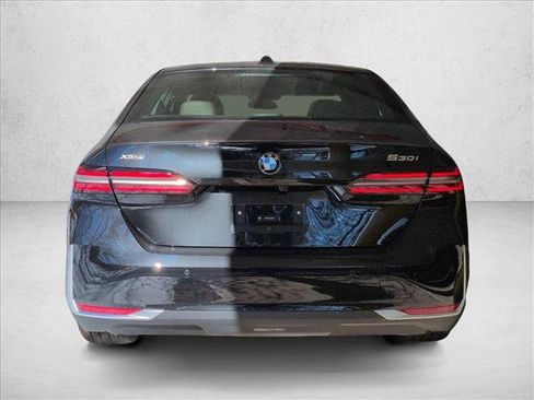 New 2026 BMW 530i xDrive w/ Premium Package image 8