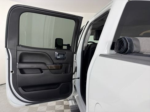 Used 2015 GMC Sierra 2500 Denali w/ Duramax Plus Package AWD/4WD image 12