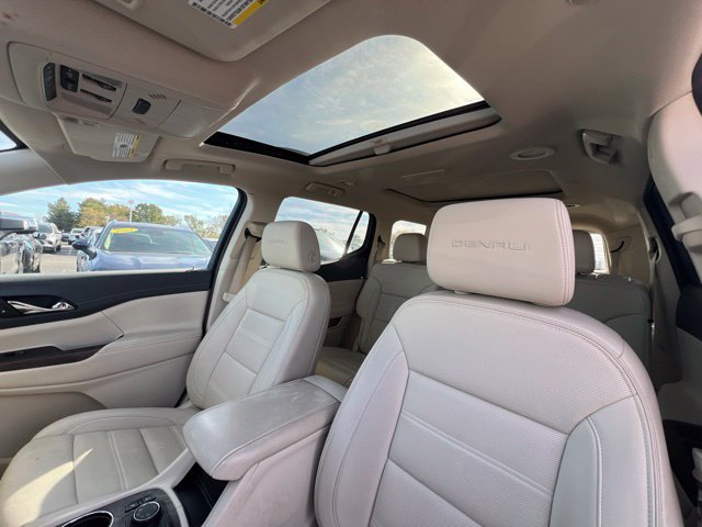 Used 2023 GMC Acadia Denali w/ Denali Ultimate Package AWD/4WD image 26