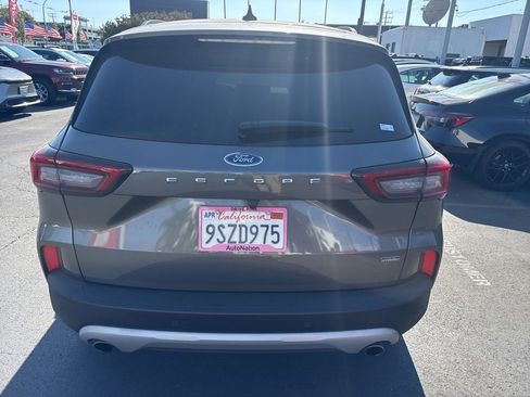 Used 2025 Ford Escape SE FWD image 5