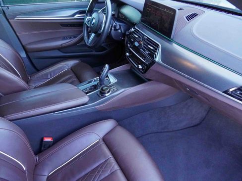 Certified 2022 BMW M550i xDrive w/ Executive Package image 10