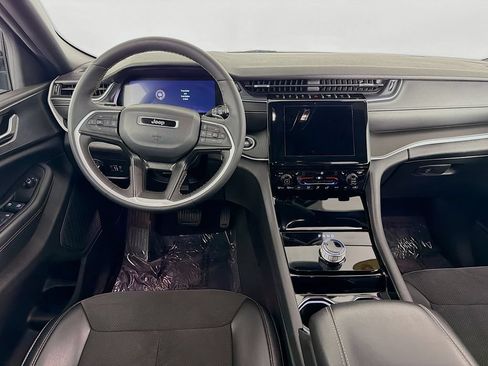 Certified 2023 Jeep Grand Cherokee L Laredo AWD/4WD image 34