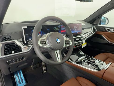 New 2026 BMW X7 M60i image 4
