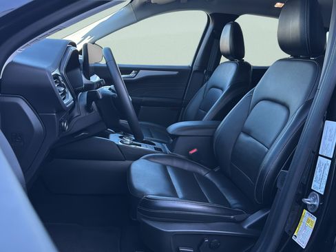 Used 2023 Ford Escape Platinum AWD/4WD image 19