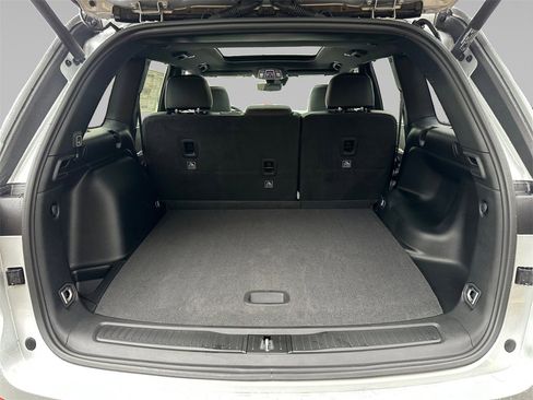 New 2025 Jeep Grand Cherokee Limited w/ Luxury Tech Group II image 16