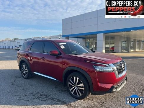 Used 2024 Nissan Pathfinder Platinum w/ Cargo Package image 7