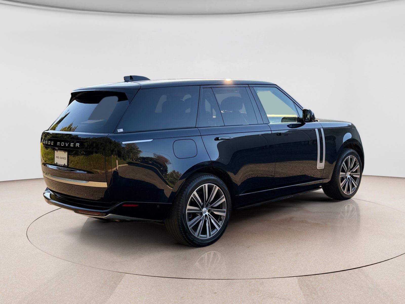 Used 2025 Land Rover Range Rover Autobiography AWD/4WD image 5