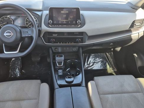 Used 2024 Nissan Rogue SV image 14